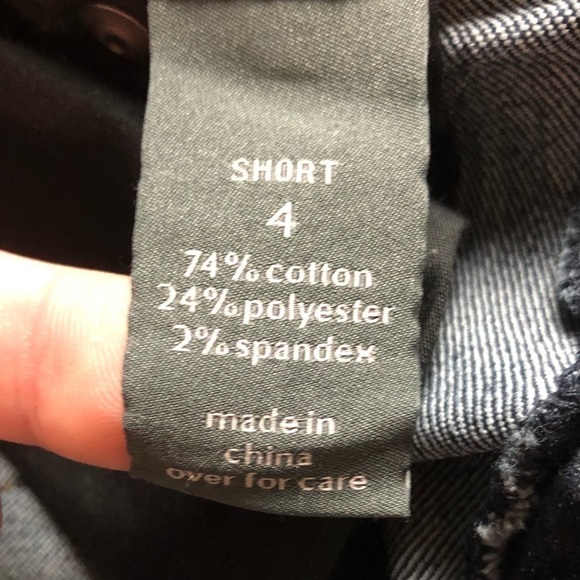 𝅺THE Limited Short Denim Jeans with Distressed Cut Size 4 EUC - Picture 8 of 9